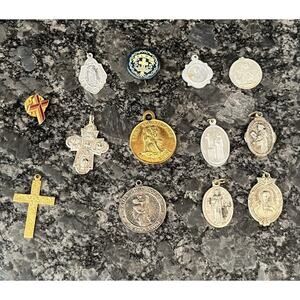 13 Vintage Catholic Religious Silver & Gold Tone Medals Crosses Pendants Pins